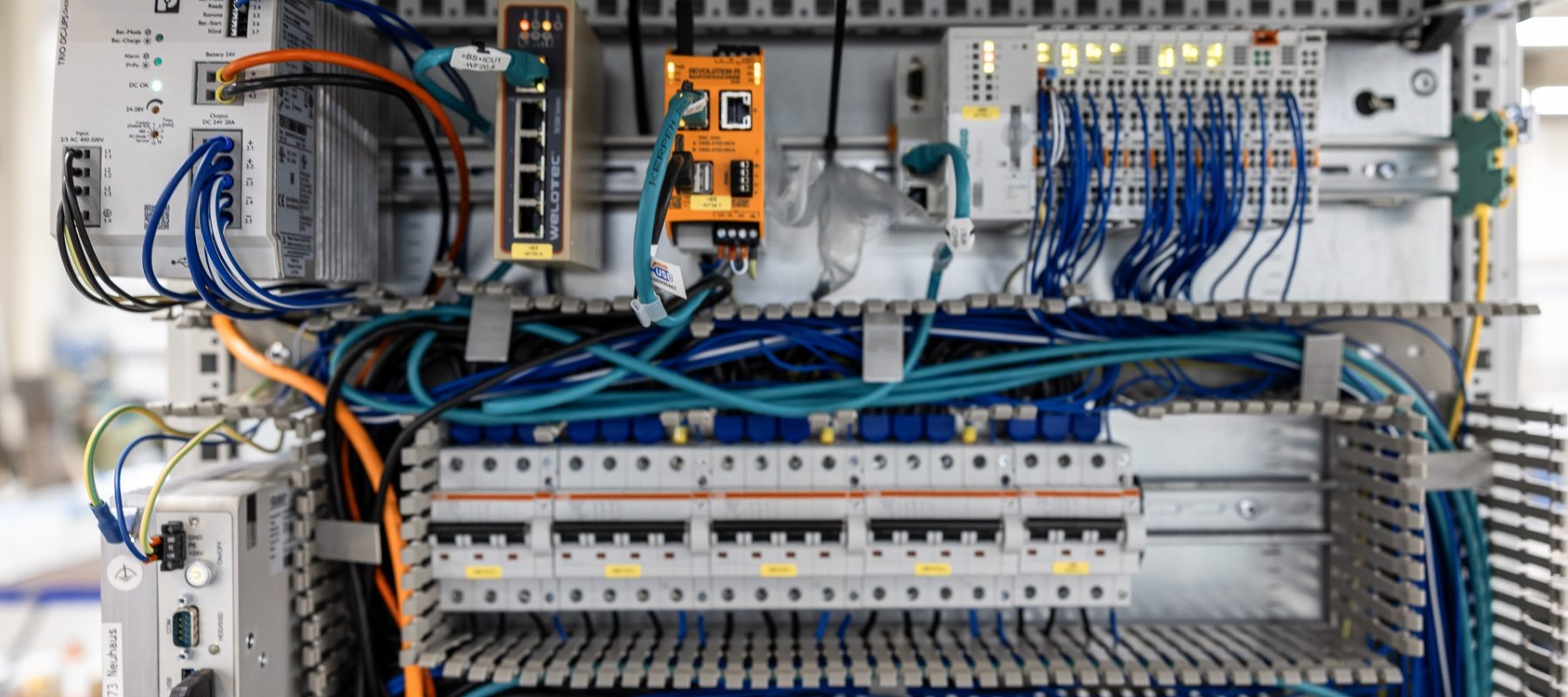 197 Y2 A7654 SW Electrical system construction Details